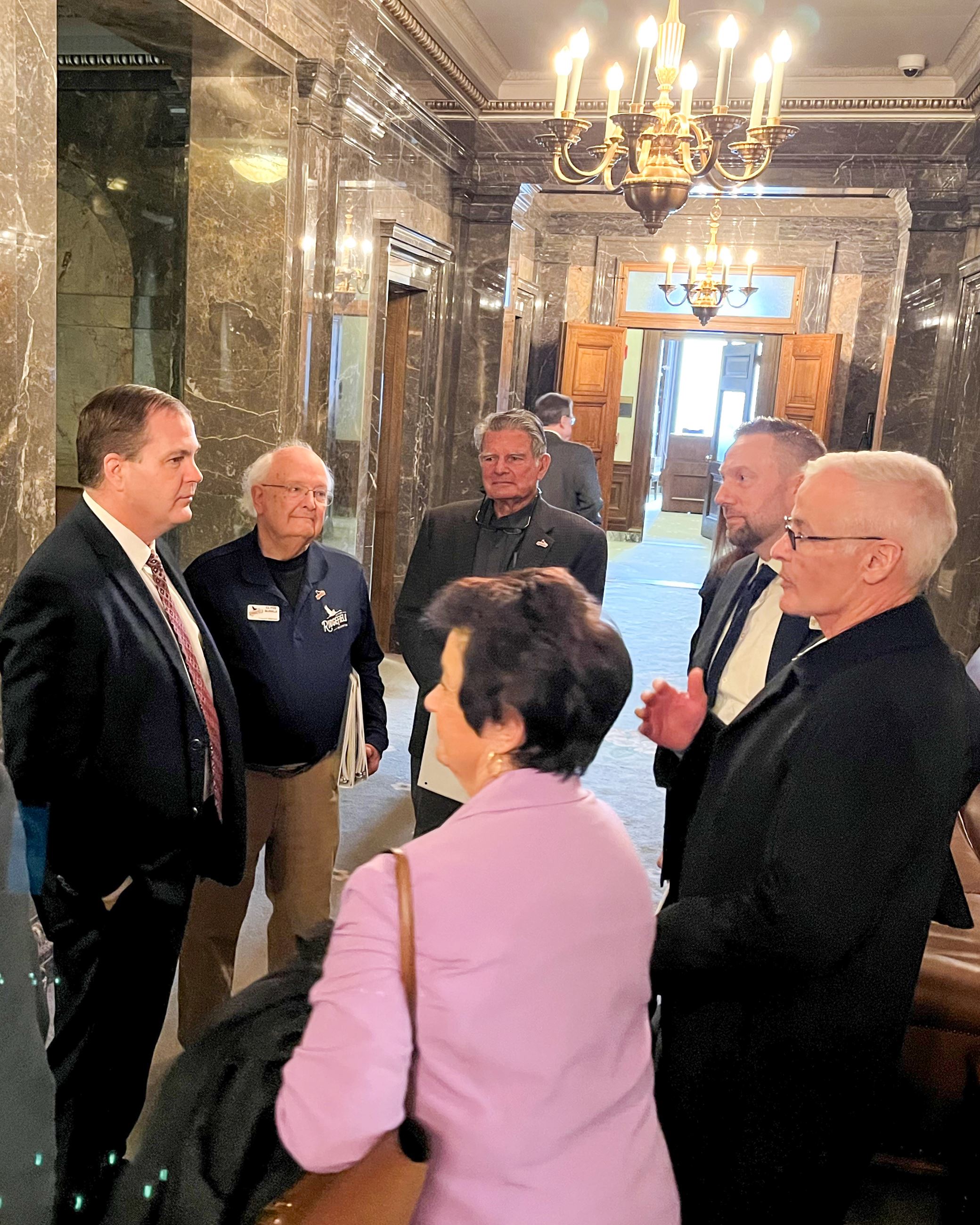 Councilmembers Burkle, Onslow, Cole, Aichele and Chipman discuss Ridgefield’s priorities with Sen. J