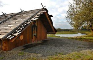 Replica Chinookan Plankhouse